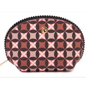 NWT Retreat Black Clam Case by Spartina 449